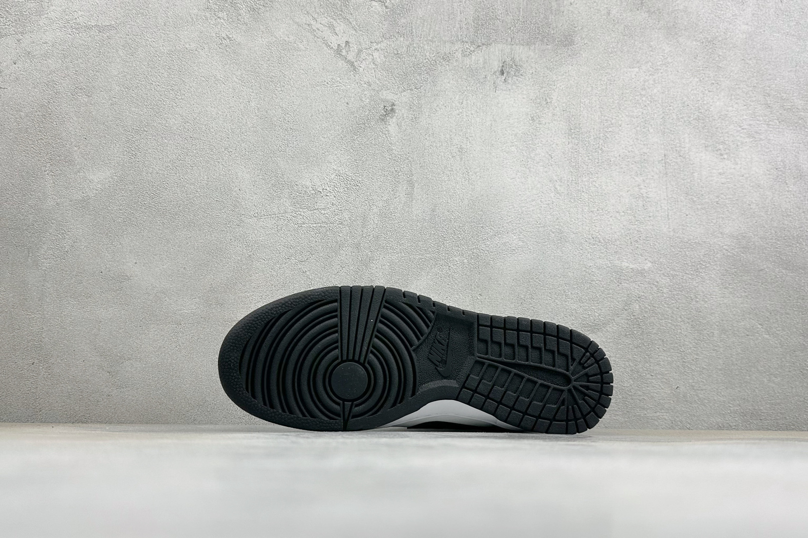 H版BIG NIKE LOW 耐克 简约百搭 減震耐磨 低帮板鞋 货号: -109 尺码：36-45 