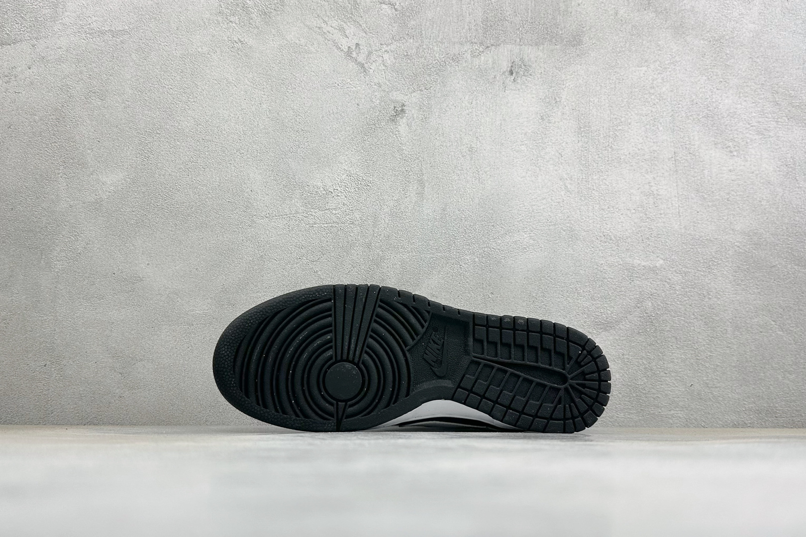 H版BIG NIKE LOW 耐克 简约百搭 減震耐磨 低帮板鞋 货号: -016 尺码：36-45 
