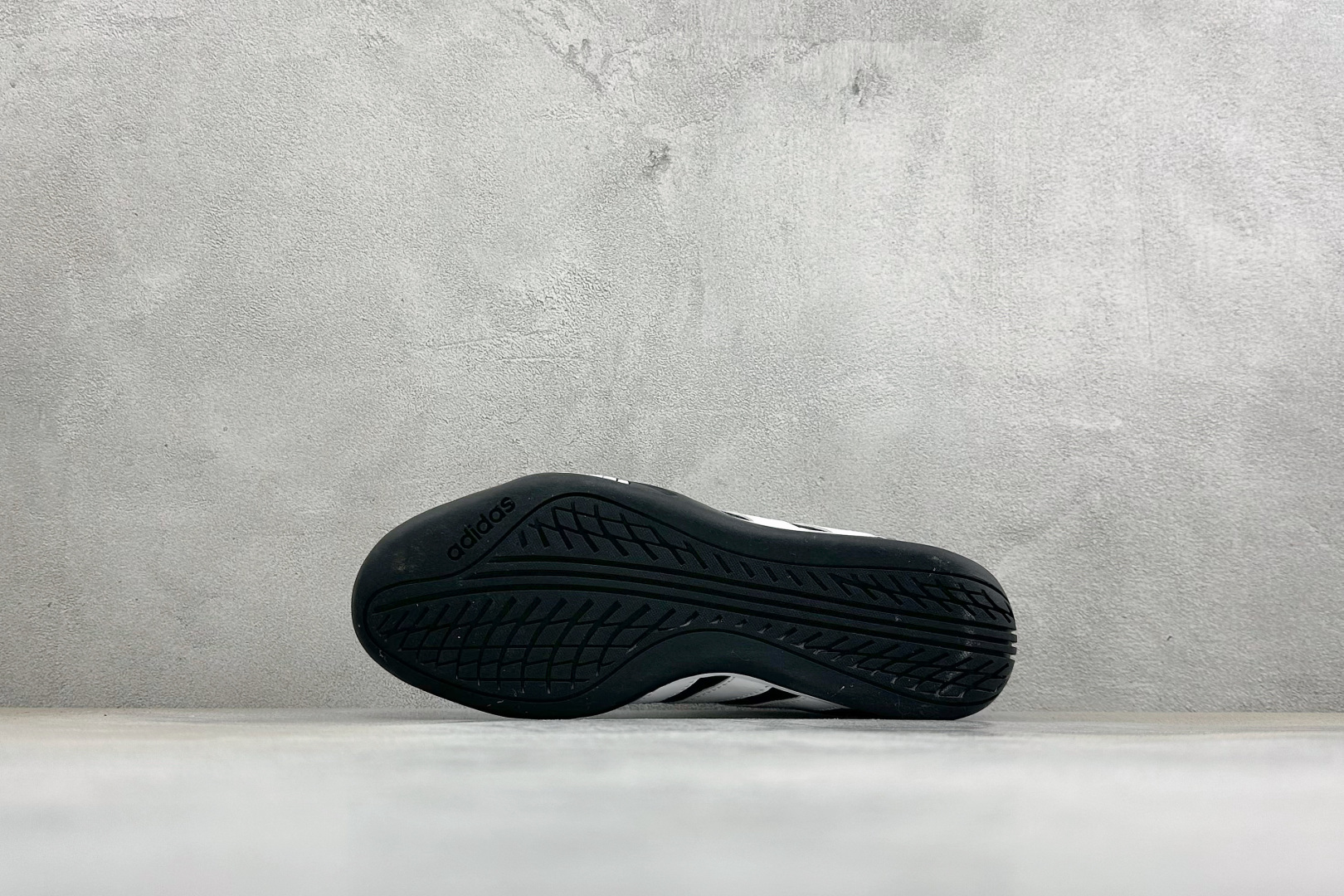 CH版Adidas Trainers 赛车跆拳道二代 阿迪经典复古慢跑鞋 鞋款采用舒爽尼龙鞋面、绒面革饰面和皮革细节等设