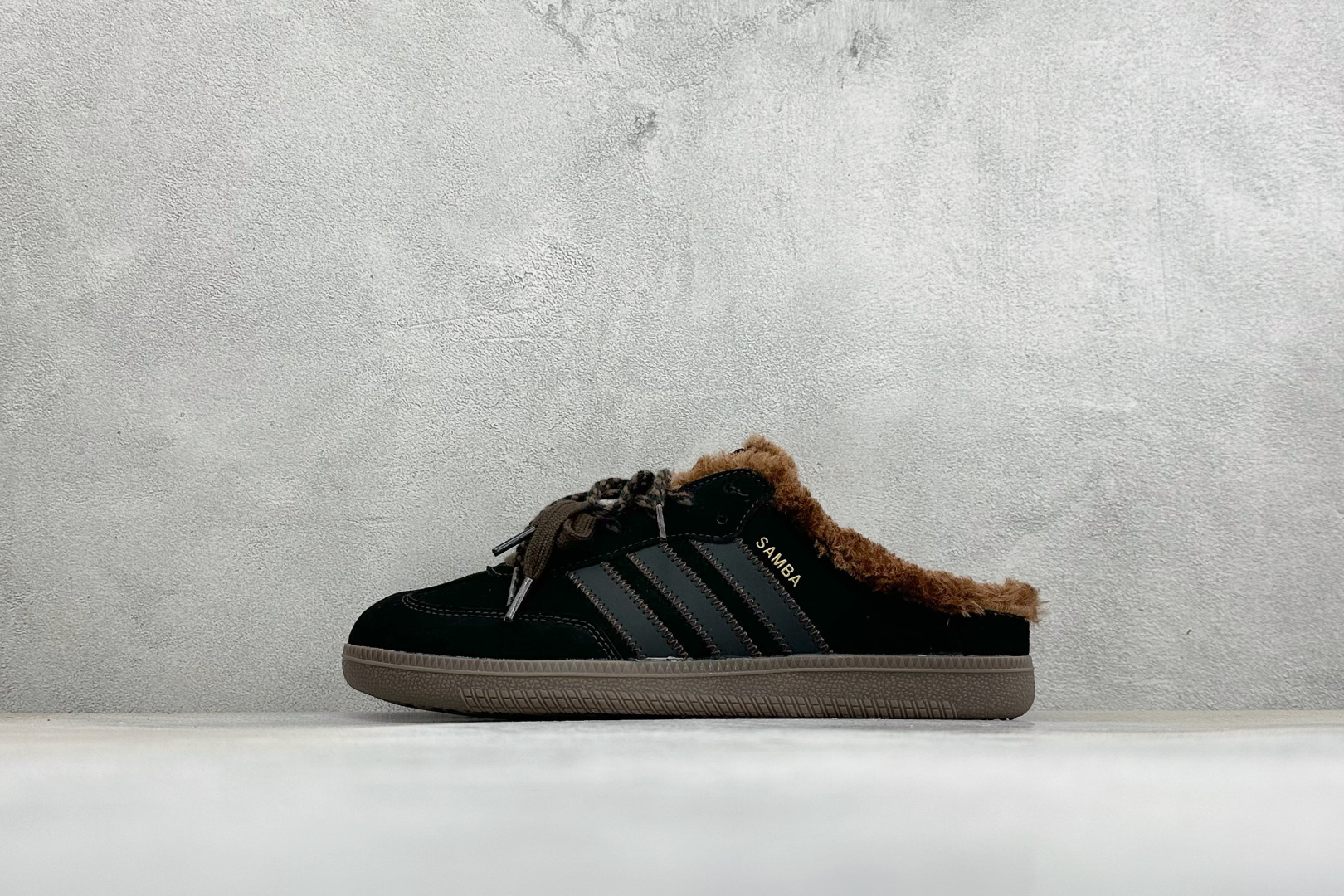X版Adidas Samba OG Mule 阿迪三叶草休闲加绒一脚蹬半拖 货号：H5174 尺码：35.5-42 