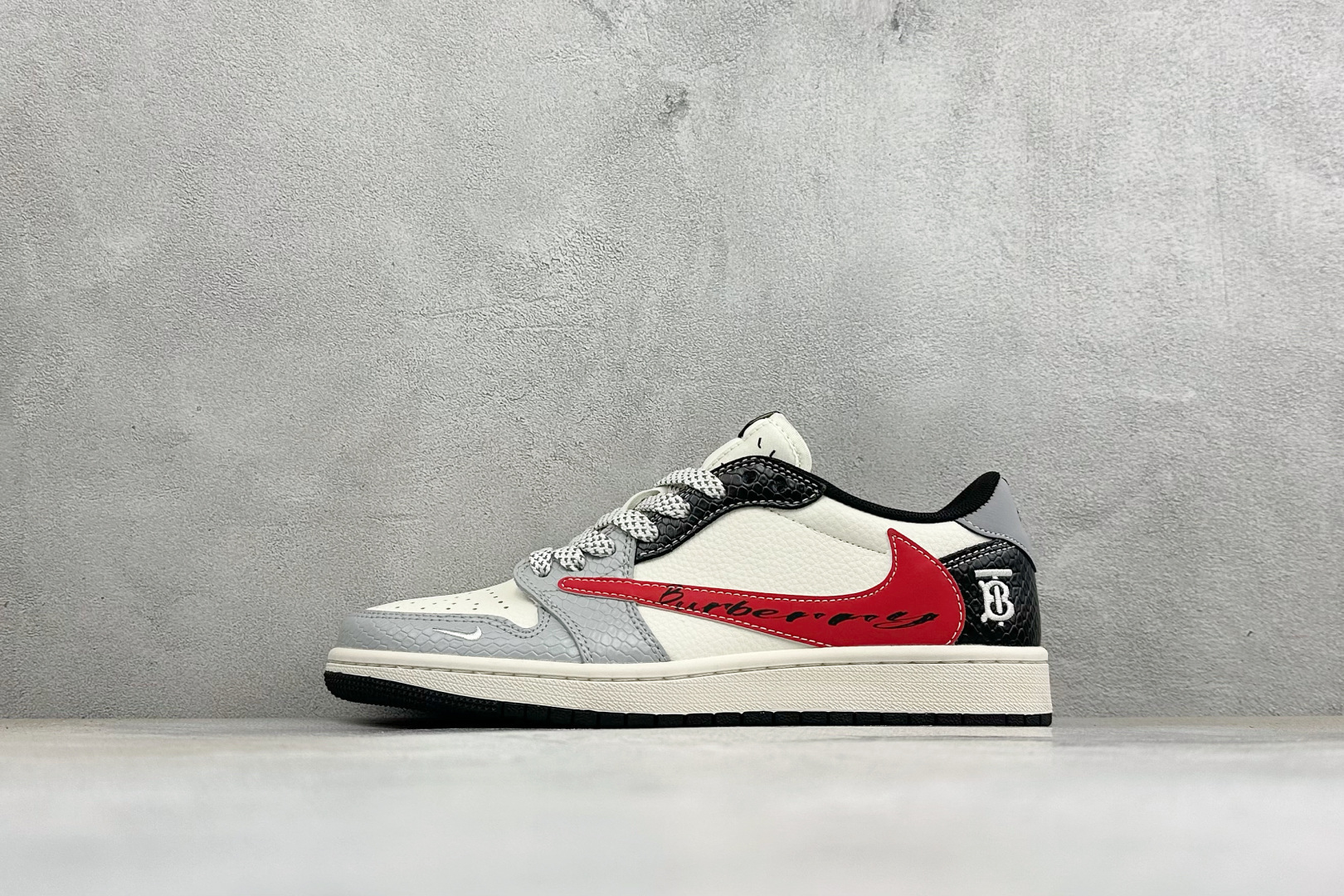 福利特价 Air Jordan 1 Low AJ1 乔1 联名 高端定制 倒钩低帮复古篮球鞋 #定制皮料 原厂3D打印 