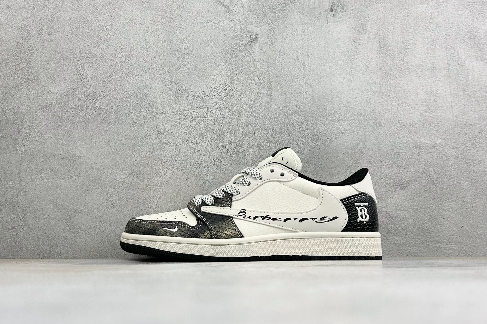 福利特价 Air Jordan 1 Low AJ1 乔1 联名 高端定制 倒钩低帮复古篮球鞋 #定制皮料 原厂3D打印 