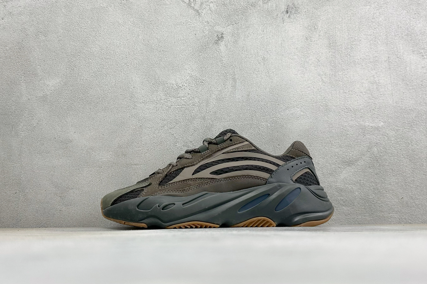绿X福利 Ad Yeezy Boost 700 V2 "Inertia" 侃爷椰子700 3M反光休闲跑鞋 #大厂出品 
