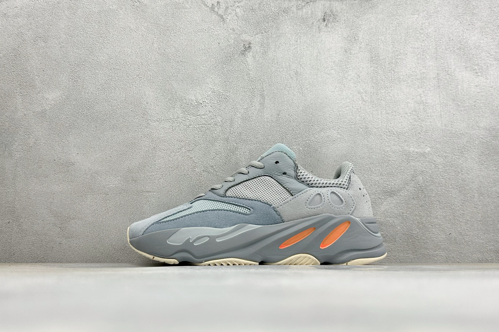 绿X福利 Ad Yeezy Boost 700 V2 "Inertia" 侃爷椰子700 3M反光休闲跑鞋 #大厂出品 