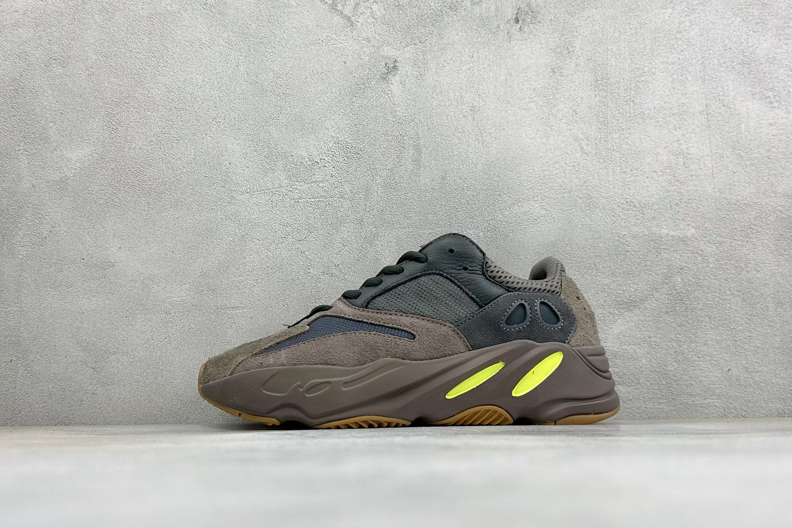 绿X福利 Ad Yeezy Boost 700 V2 "Inertia" 侃爷椰子700 3M反光休闲跑鞋 #大厂出品 