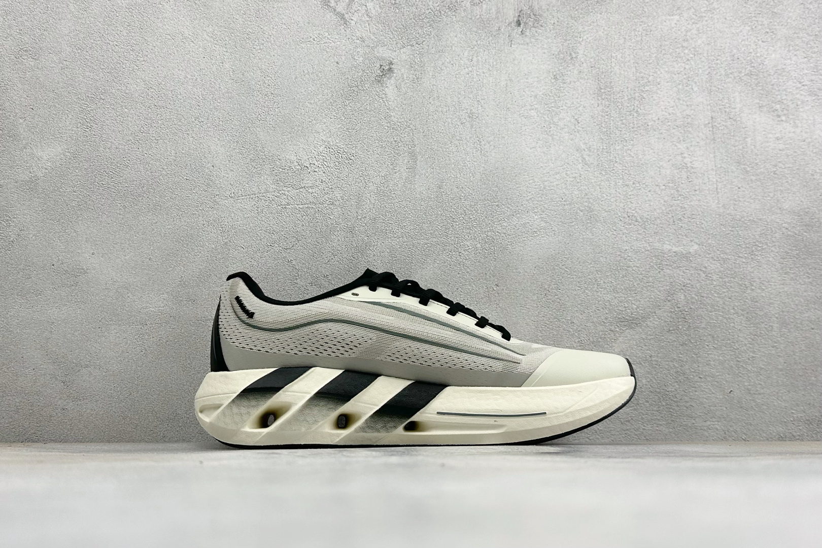 Adidas HyperBoost LITE 阿迪达斯全新爆米花透气缓震跑步鞋 货号：KH6757 尺码：36-45没半