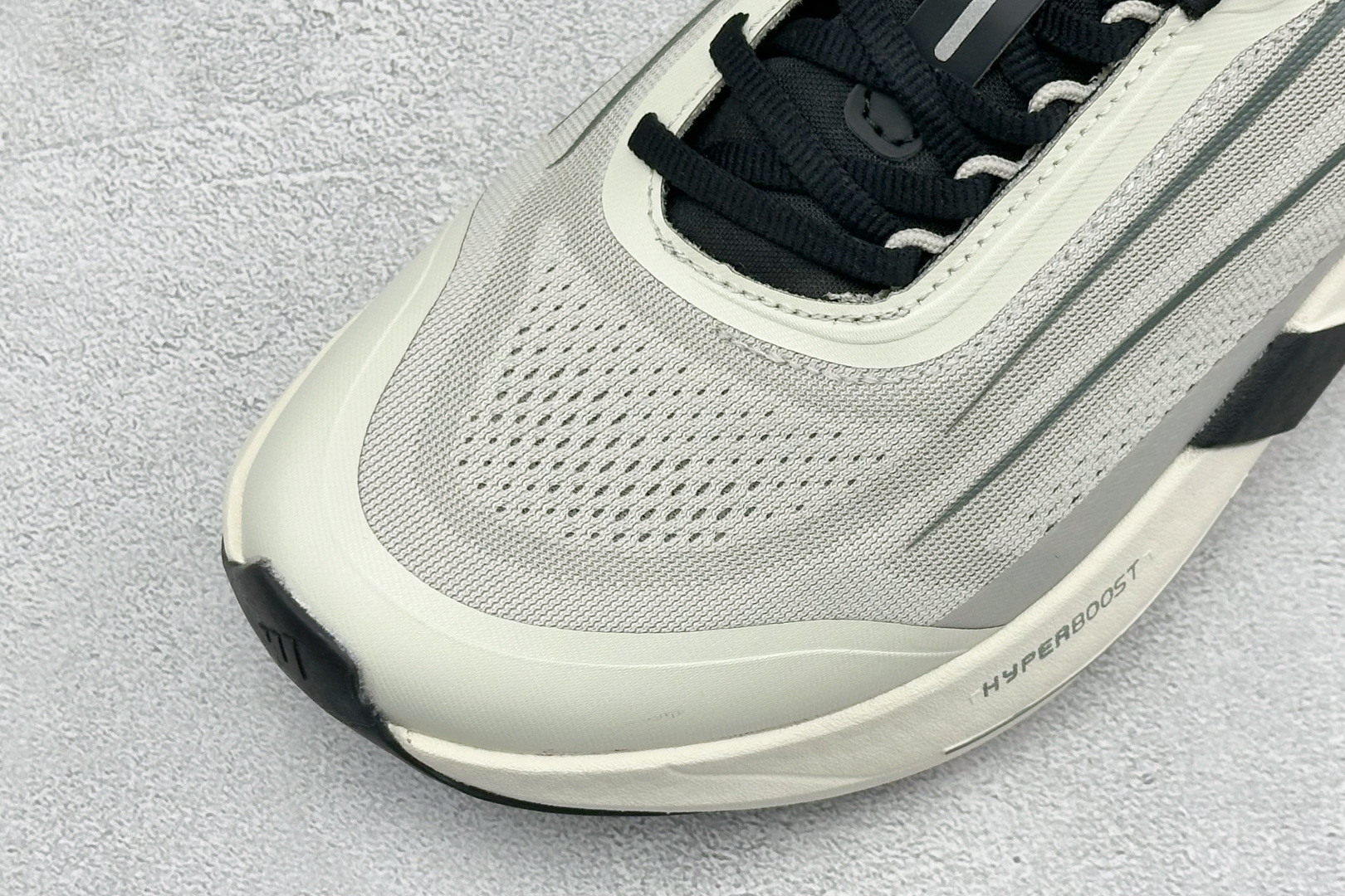 Adidas HyperBoost LITE 阿迪达斯全新爆米花透气缓震跑步鞋 货号：KH6757 尺码：36-45没半