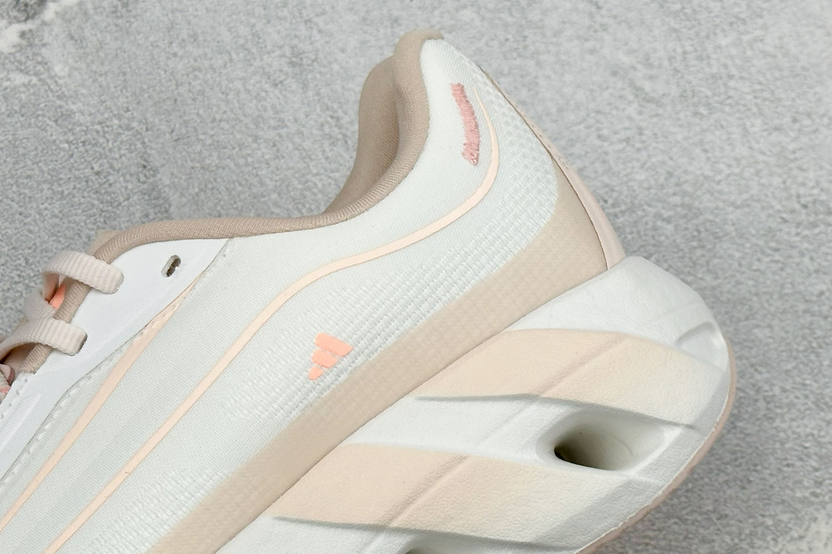 Adidas HyperBoost LITE 阿迪达斯全新爆米花透气缓震跑步鞋 货号：KH6784 尺码：36-45没半