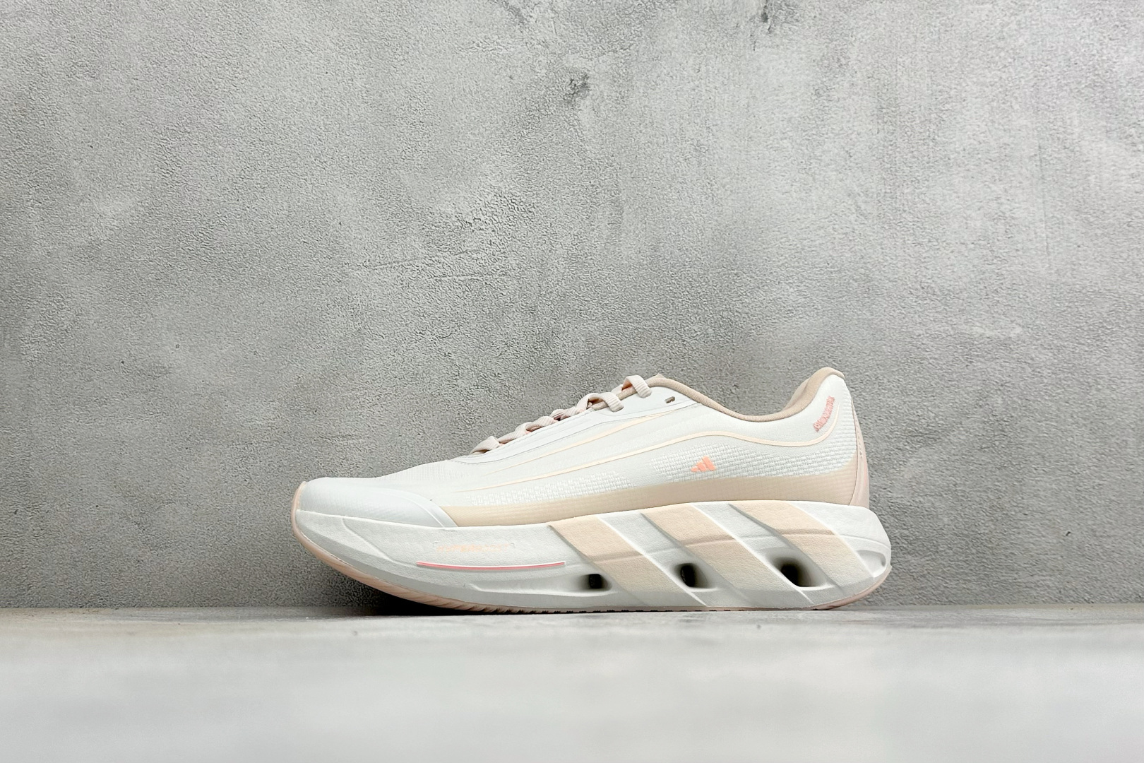 Adidas HyperBoost LITE 阿迪达斯全新爆米花透气缓震跑步鞋 货号：KH6784 尺码：36-45没半