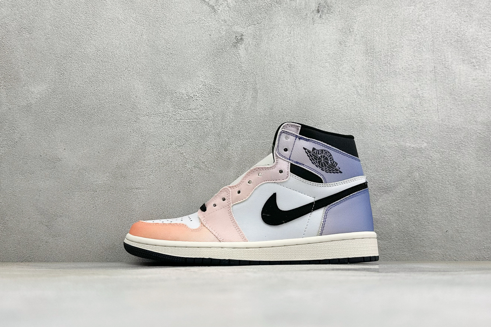 KZ纯原福利 Air Jordan 1 Mid AJ1 高帮篮球鞋 用料扎实 精雕细琢，鞋型极致， 细节如图，飞翼3D打