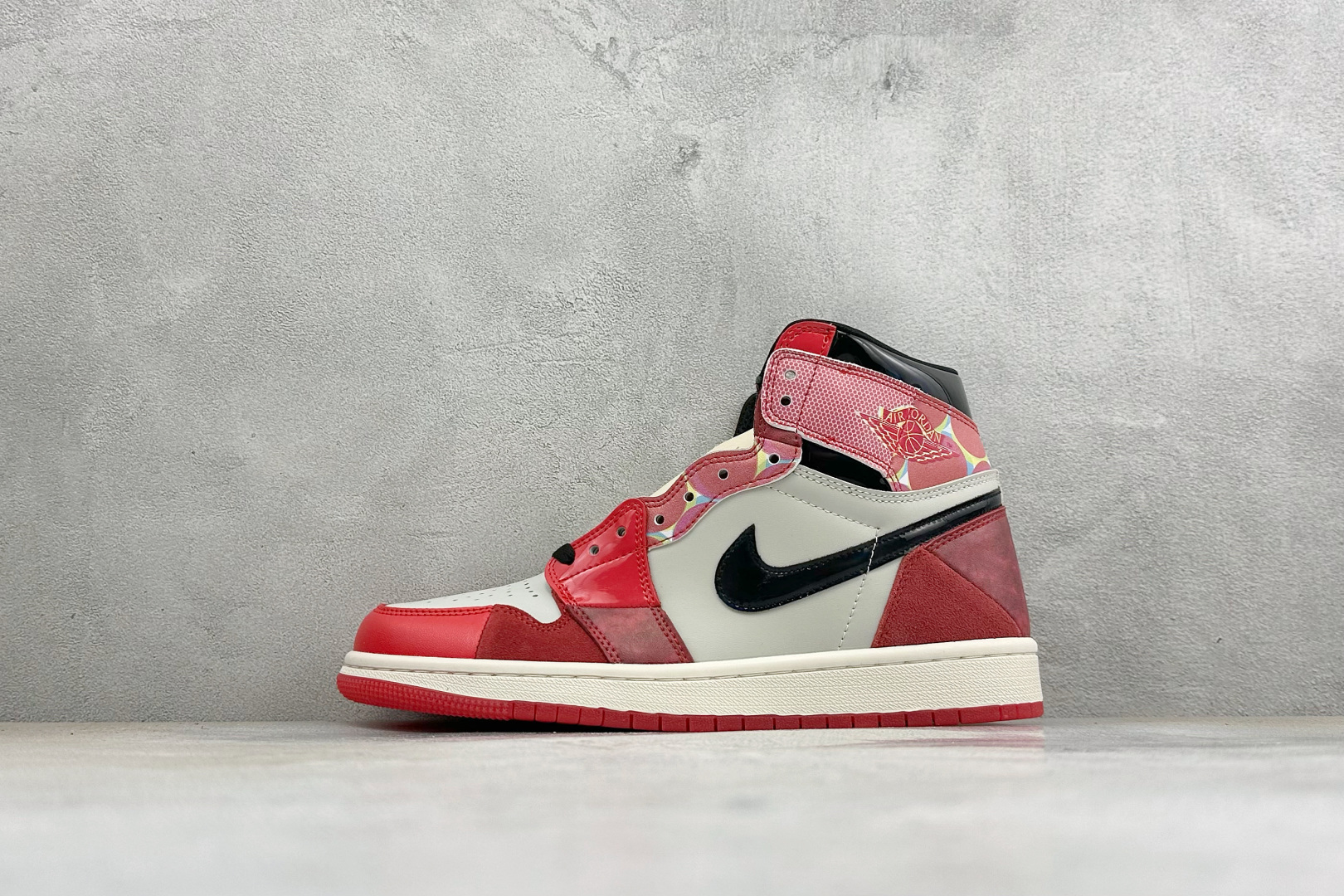KZ纯原福利 Air Jordan 1 Mid AJ1 高帮篮球鞋 用料扎实 精雕细琢，鞋型极致， 细节如图，飞翼3D打