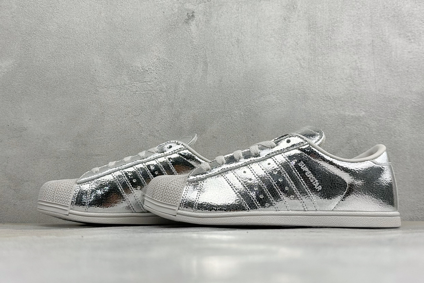 Adidas Originals Superstar贝壳头板鞋 2026全新版本 贝壳头官方同步 渠道正品订单 诠释市场