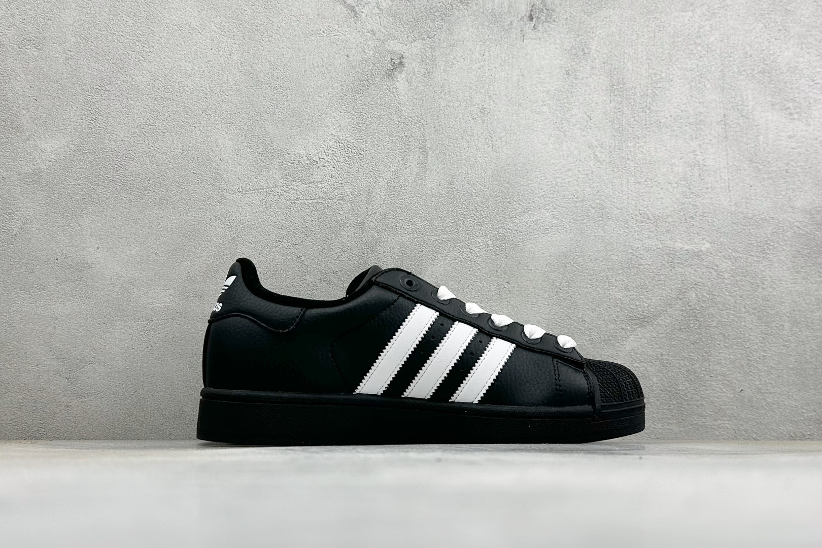 Adidas Originals Superstar贝壳头板鞋 2026全新版本 贝壳头官方同步 渠道正品订单 诠释市场