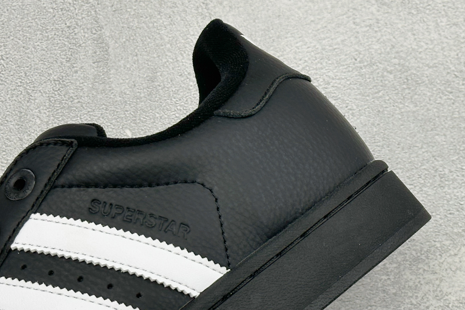 Adidas Originals Superstar贝壳头板鞋 2026全新版本 贝壳头官方同步 渠道正品订单 诠释市场