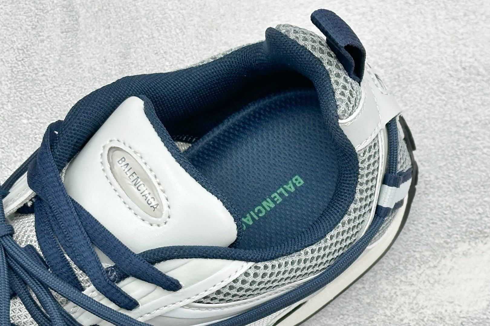 GO版Balenciaga巴黎世家 25代 Radar Gradient Lines 圆头系带logo标志 纯原生产线出