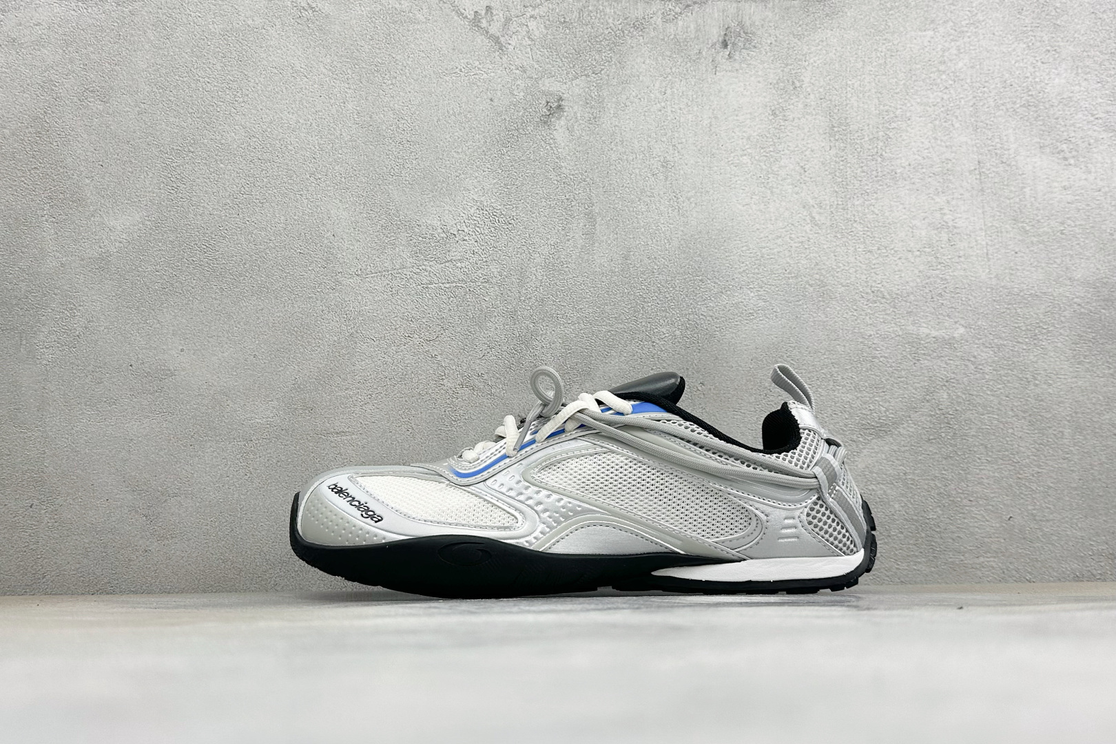 GO版Balenciaga巴黎世家 25代 Radar Gradient Lines 圆头系带logo标志 纯原生产线出