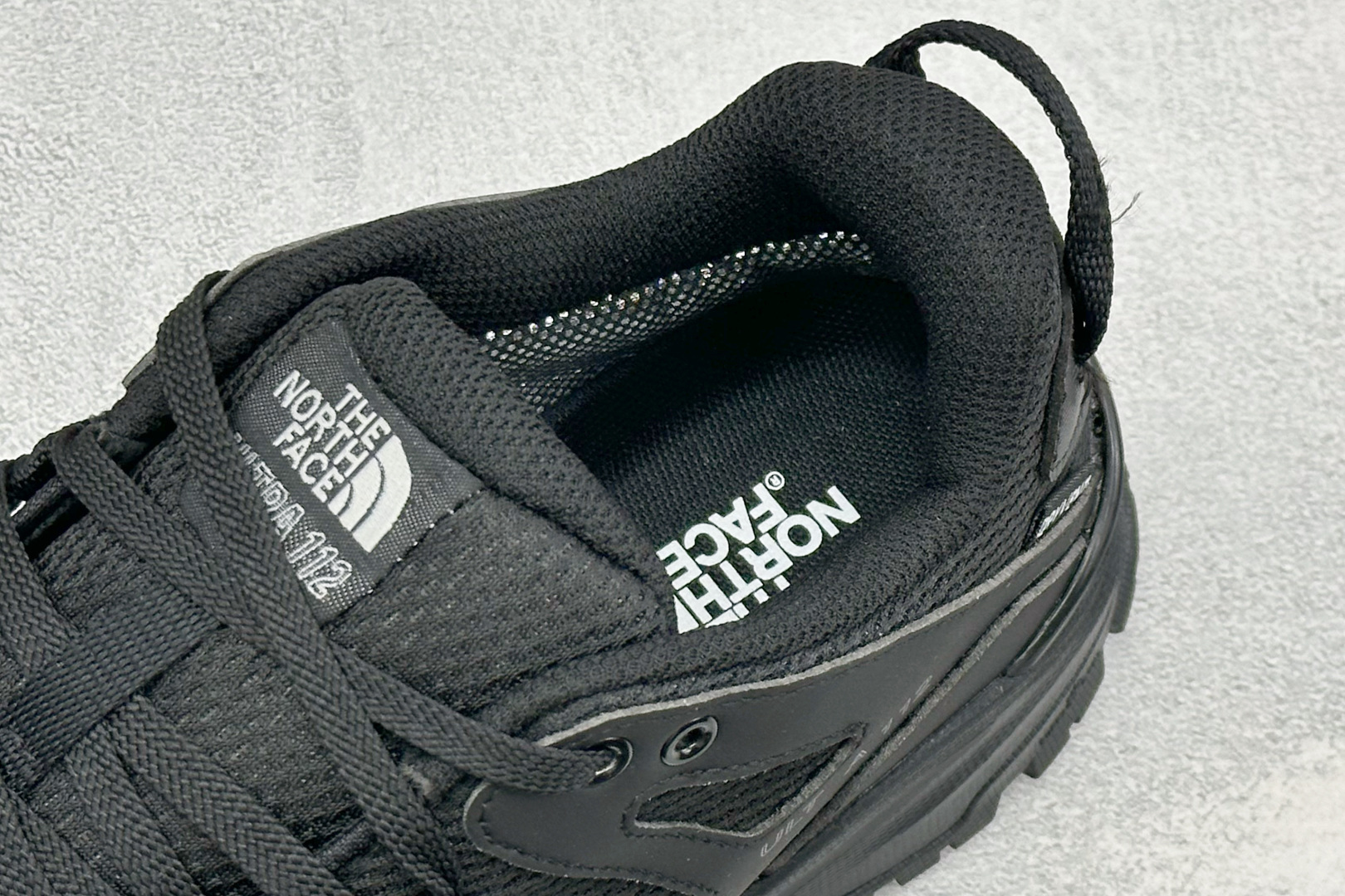 BW版The North MEN’S ULTRA 112 WP北面 户外运动耐磨轻便透气登山徒步鞋 官方货号:NF0A8 BW版The North MEN’S ULTRA 112 WP北面 户外运动耐磨轻便透气登山徒步鞋 官方货号:NF0A8