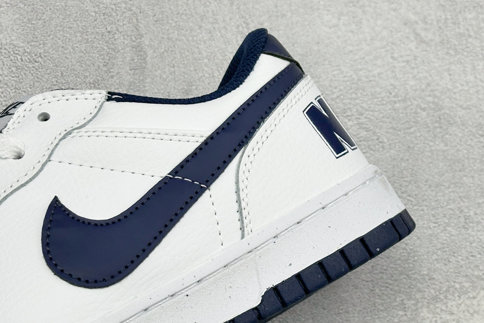 H版BIG NIKE LOW 耐克 简约百搭 減震耐磨 低帮板鞋 货号: -140 尺码：36-45 