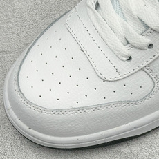H版BIG NIKE LOW 耐克 简约百搭 減震耐磨 低帮板鞋 货号: -107 尺码:36-45 H版BIG NIKE LOW 耐克 简约百搭 減震耐磨 低帮板鞋 货号: -107 尺码:36-45