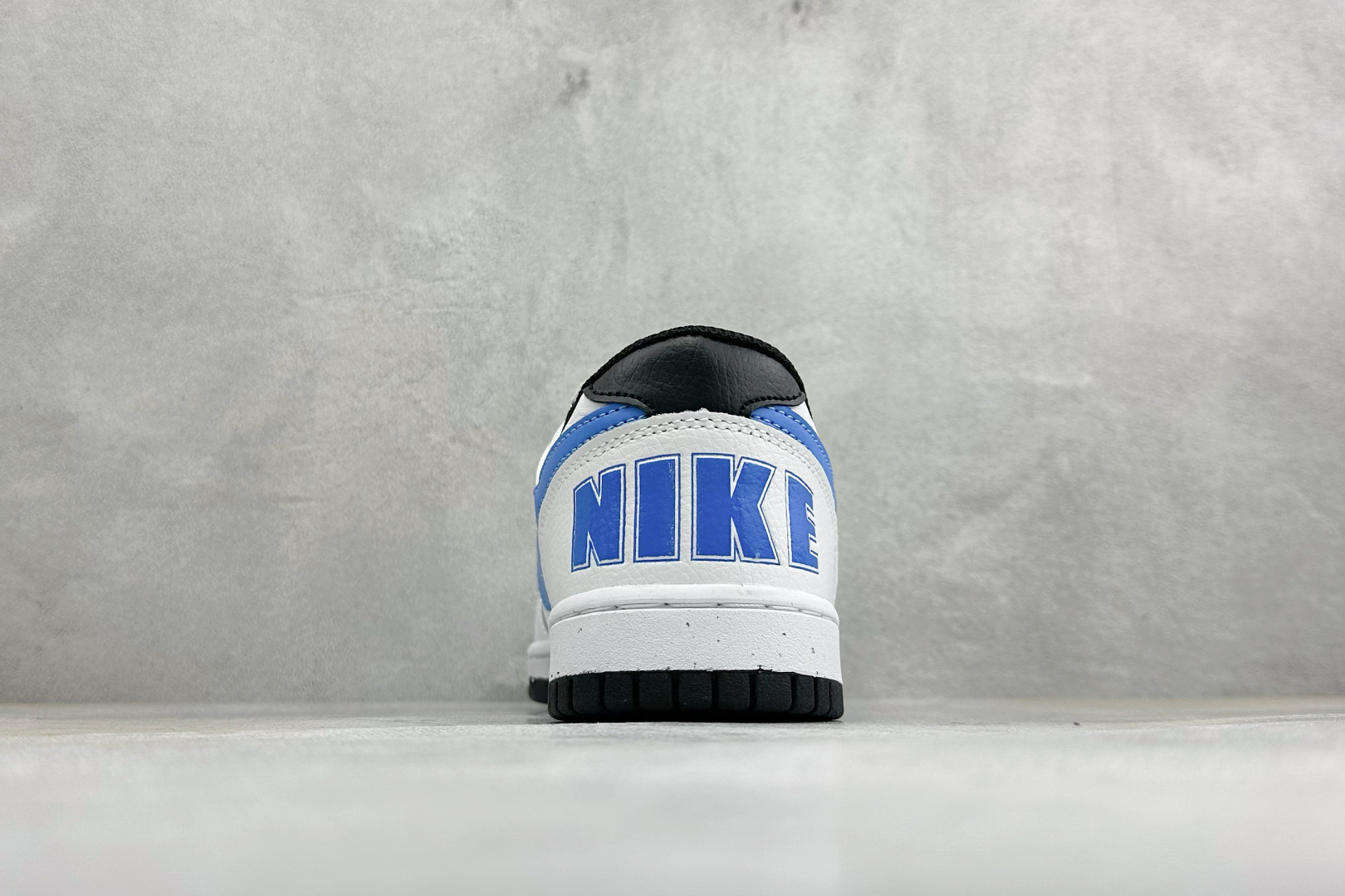 H版BIG NIKE LOW 耐克 简约百搭 減震耐磨 低帮板鞋 货号: -107 尺码:36-45 H版BIG NIKE LOW 耐克 简约百搭 減震耐磨 低帮板鞋 货号: -107 尺码:36-45