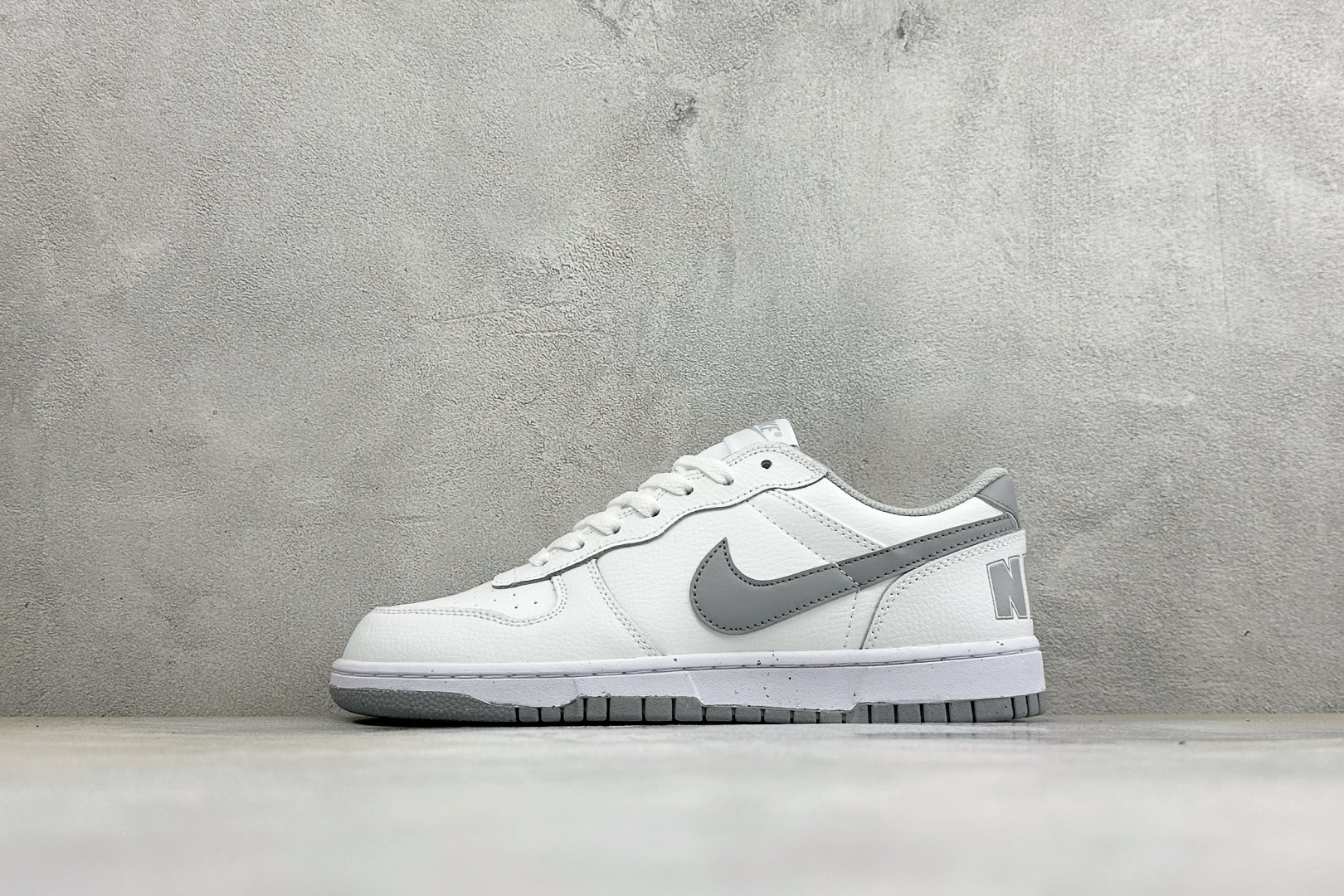 H版BIG NIKE LOW 耐克 简约百搭 減震耐磨 低帮板鞋 货号: -106 尺码：36-45 