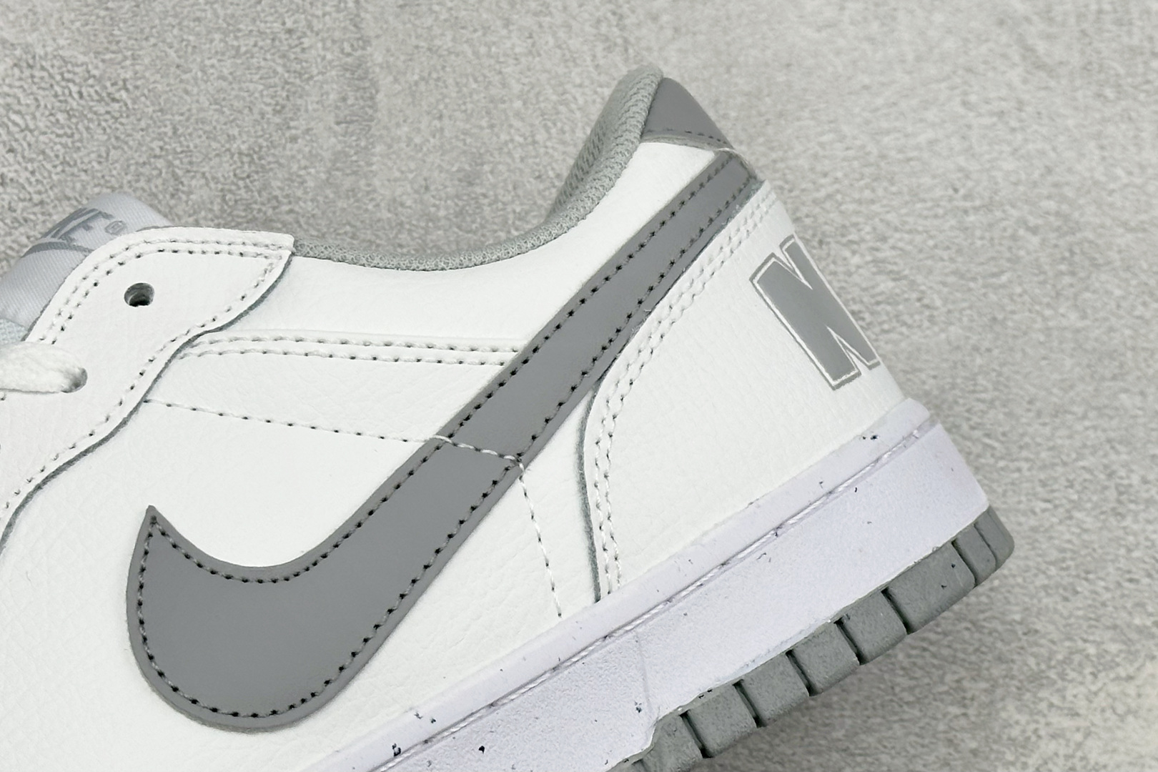 H版BIG NIKE LOW 耐克 简约百搭 減震耐磨 低帮板鞋 货号: -106 尺码：36-45 