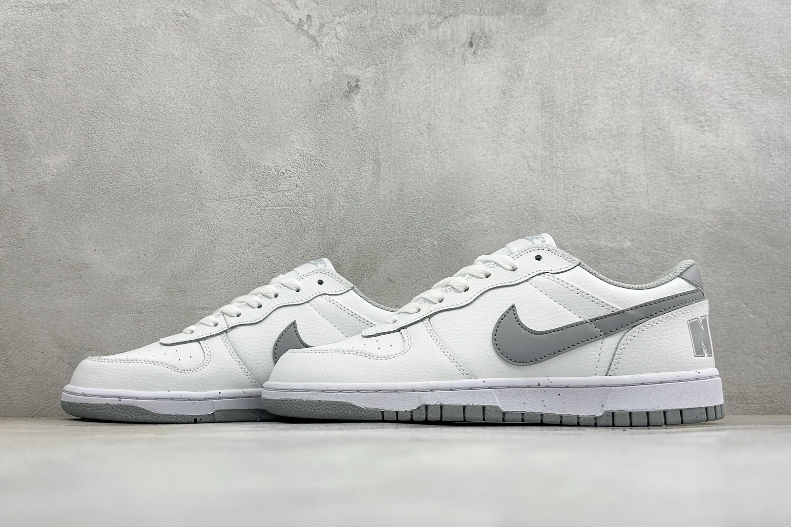 H版BIG NIKE LOW 耐克 简约百搭 減震耐磨 低帮板鞋 货号: -106 尺码：36-45 