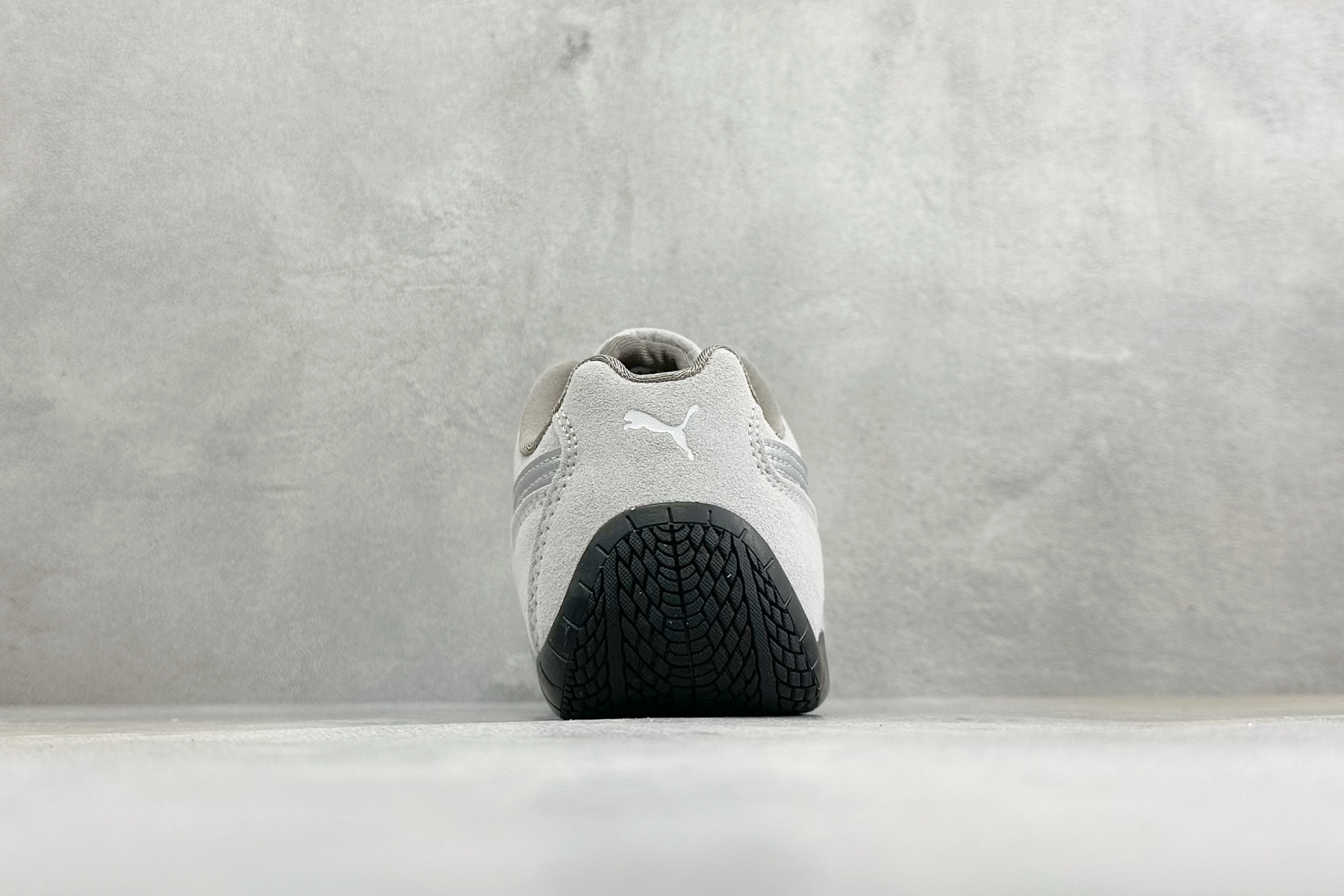 M版Puma Speedcet Etoile Wns 彪马薄底德迅复古运动休闲赛车跑鞋 以趣味十足又前卫复古的设计引领潮
