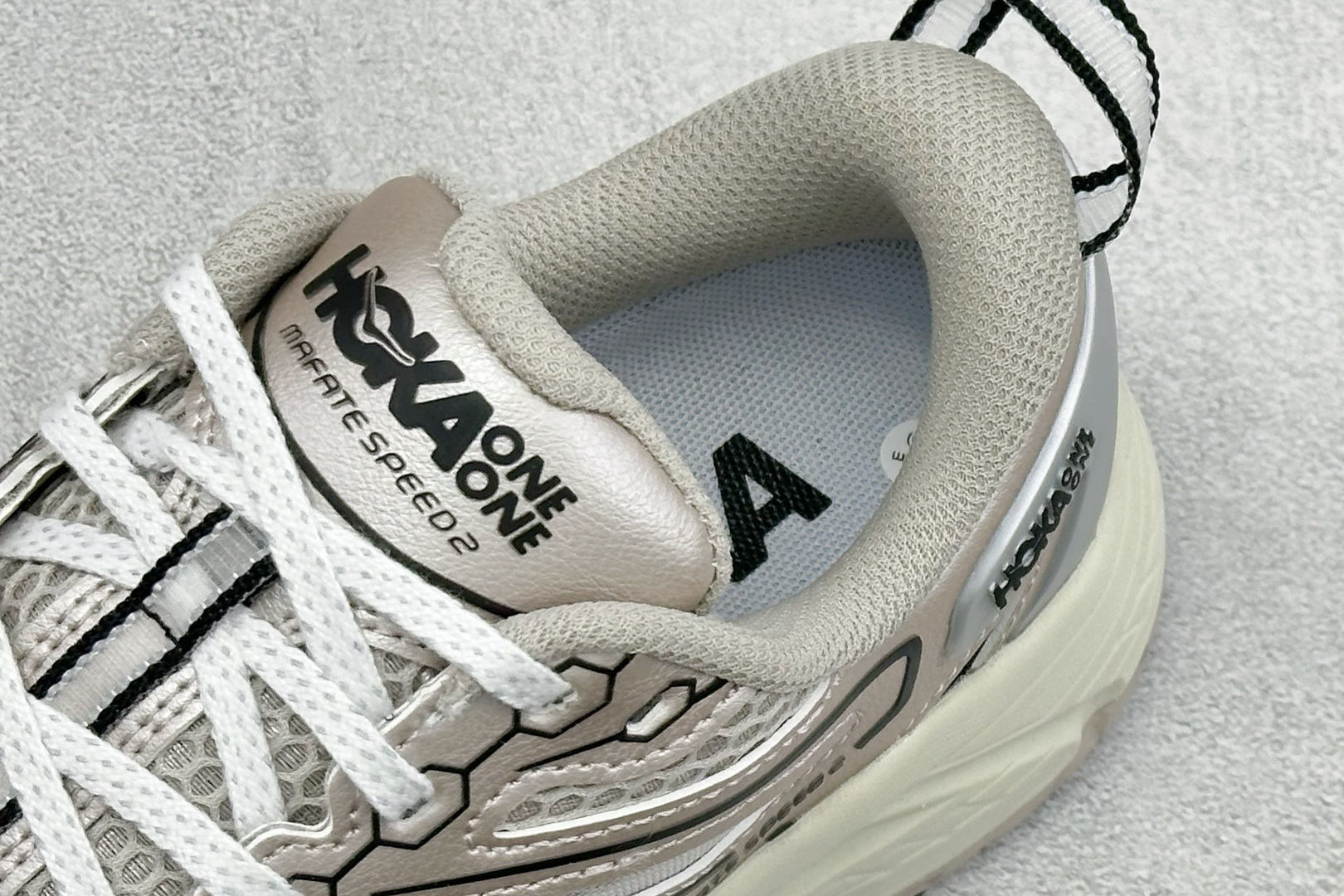 H版HOKA ONE Mafate Speed TS Low 户外山脉越野轻量低帮运动越野跑鞋 鞋面用轻的无缝架构 鞋带