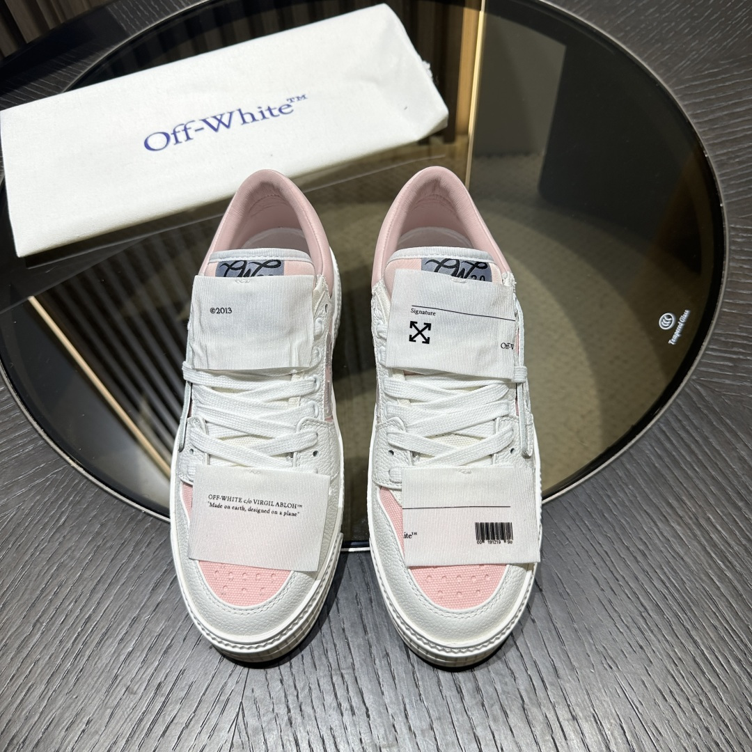 NO:272005,off-white Women's ♀3.0 Off Court Low Top Sneakers White/Black Influenced by the iconic basketball style, this low top 3.0 Off-Court sneaker features leather edging and rubber sole. It comes with ZIP TIE tags and classic pattern tags. Size 36-40 (customized for 40), off white,sneakers19860909off-white 女款♀3.0 Off Court 低帮运动鞋 白/黑 受标志性篮球风格的影响,这款低帮 3.0 Off-Court 运动鞋采用皮革镶边和橡胶鞋底.配有 ZIP TIE 标签与经典图案标签. Size 36-40(40定做),,off white,sneakers,Men's shoes