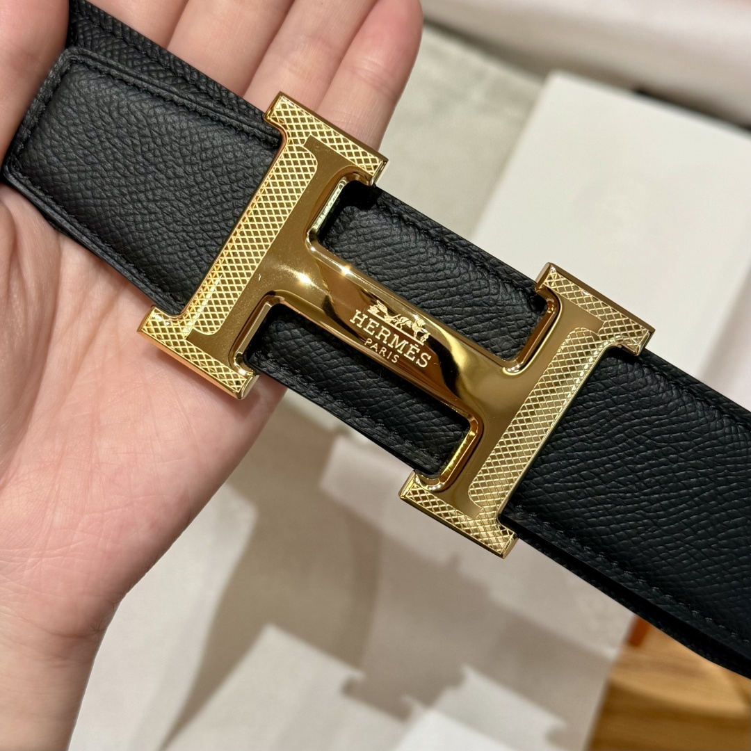 H家男士双面腰带 - ビジネスにもカジュアルにも最適なデザイン