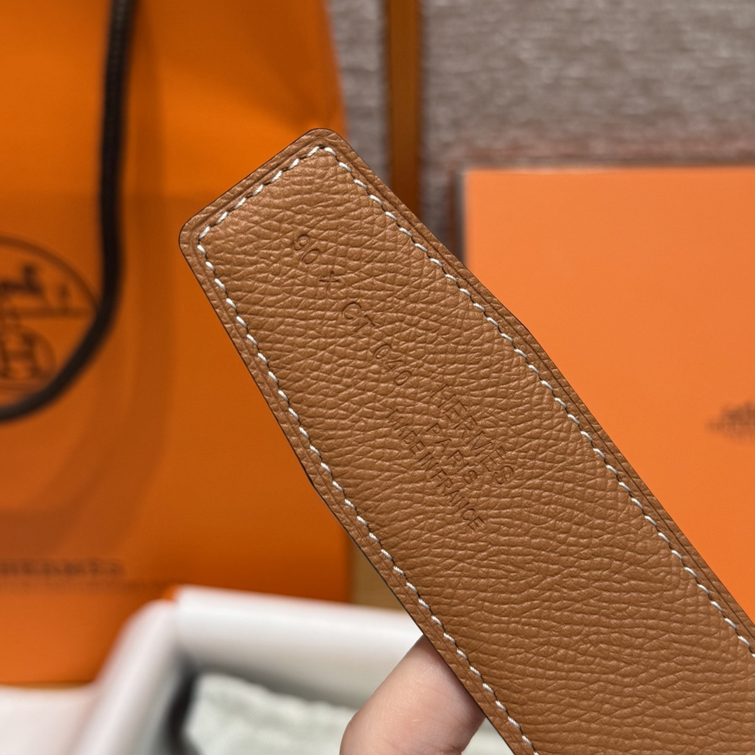 H家双面男款腰带 - ビジネスとカジュアルに最適なデザイン