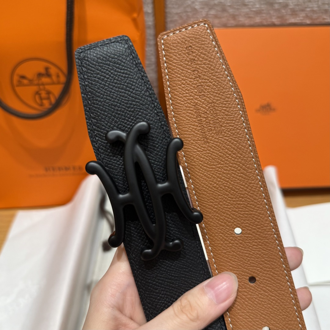 H家双面男款腰带 - ビジネスとカジュアルに最適なデザイン