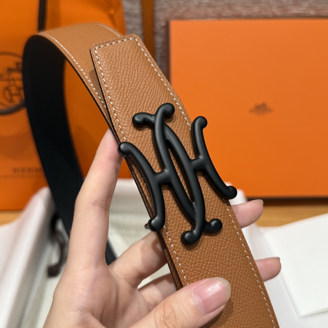 H家双面男款腰带 - ビジネスとカジュアルに最適なデザイン