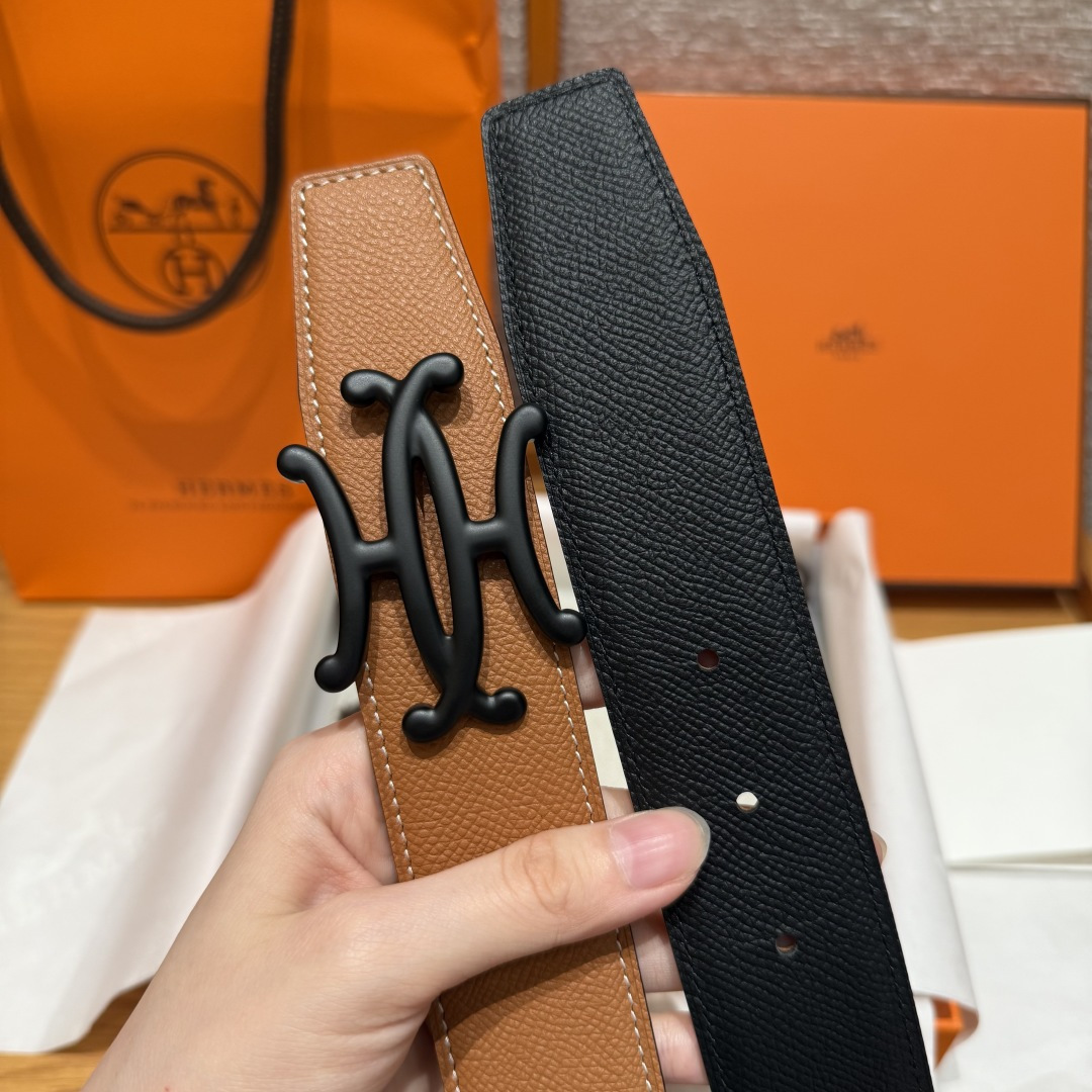 H家双面男款腰带 - ビジネスとカジュアルに最適なデザイン