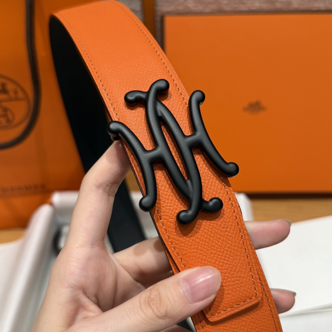 H家双面男款腰带 - ダブルフェイスデザインでビジネスにもカジュアルにも対応