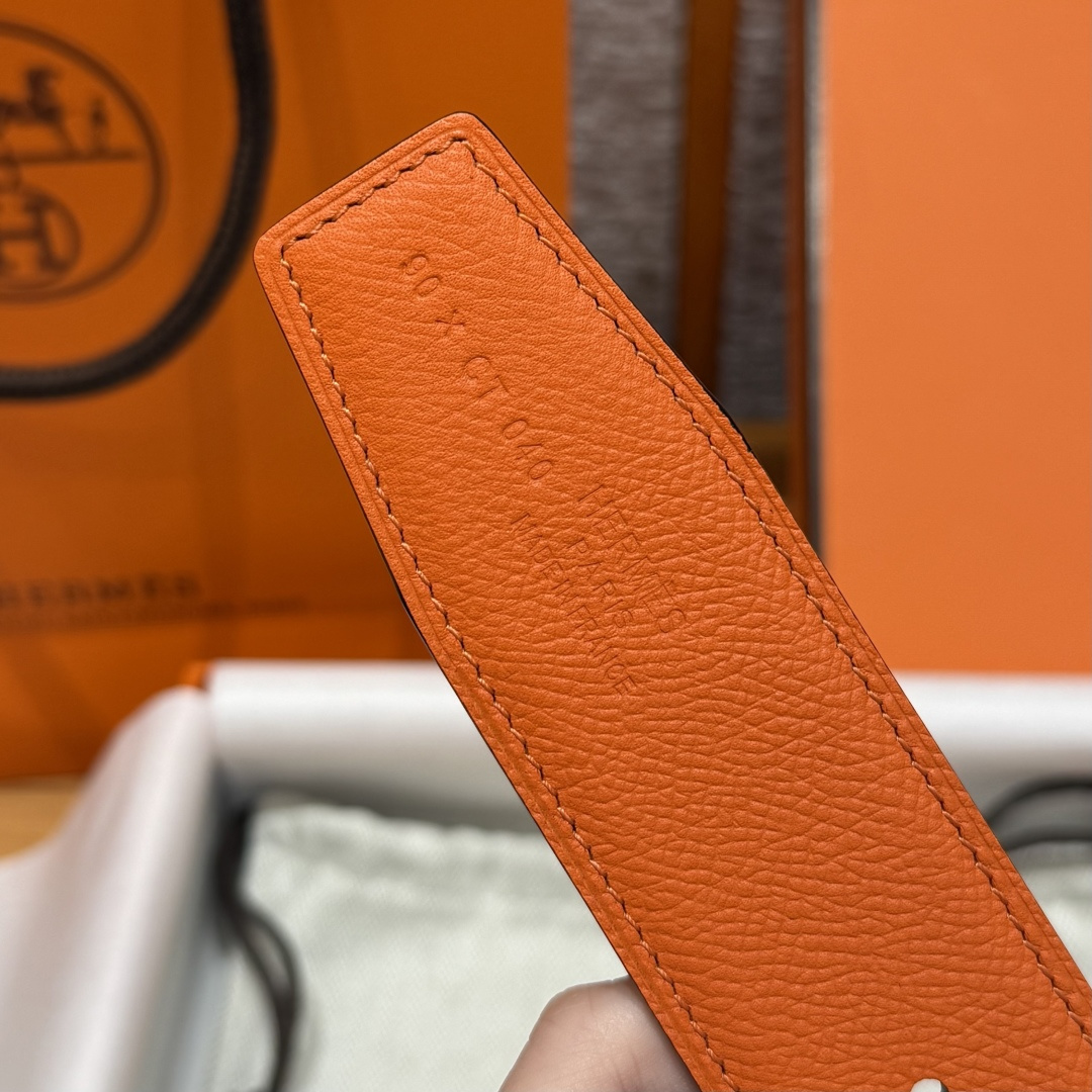 H家双面男款腰带 - ダブルフェイスデザインでビジネスにもカジュアルにも対応