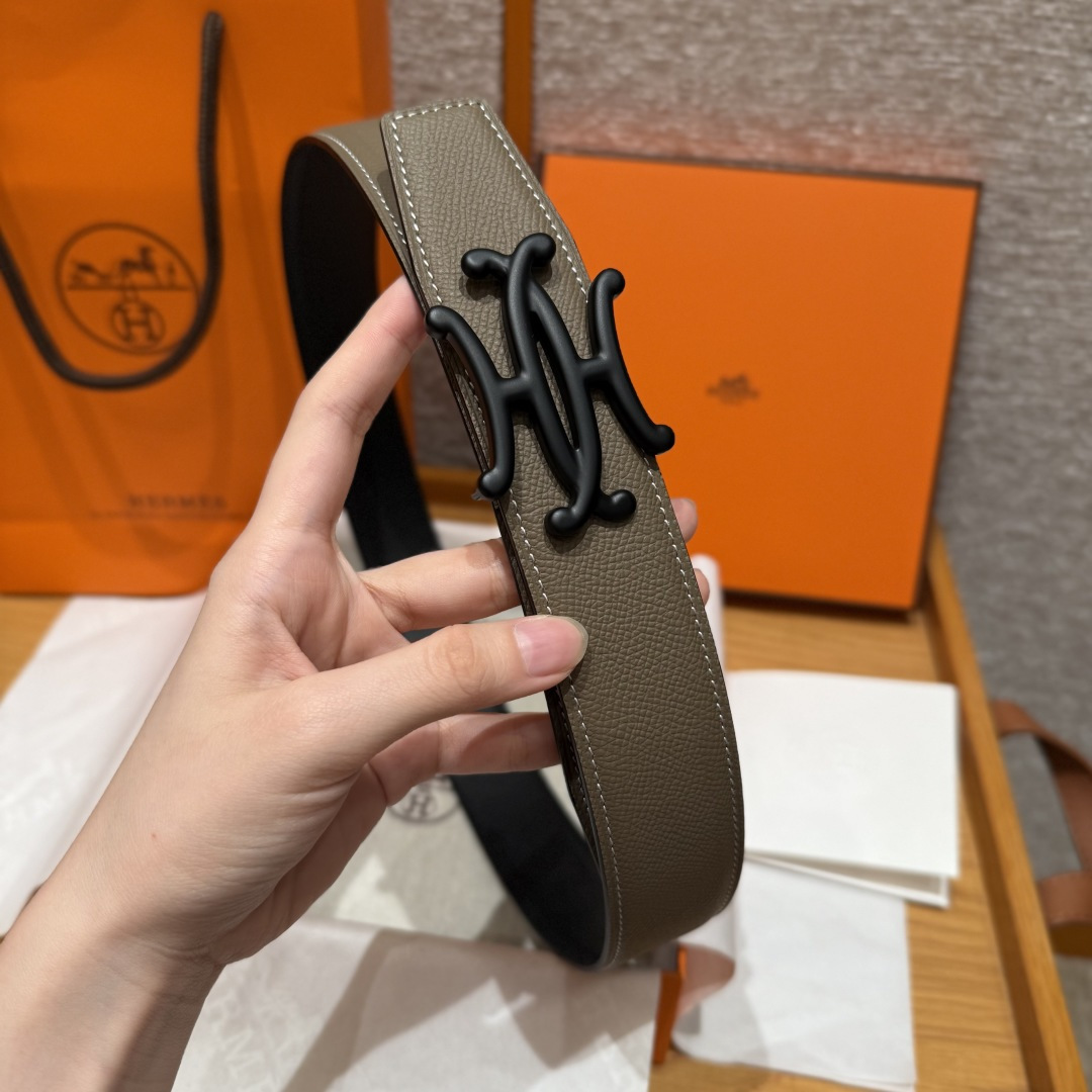 H家双面男款腰带 - シンプルなデザインと実用性