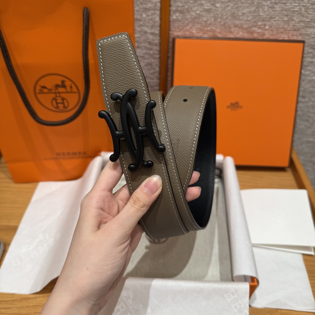 H家双面男款腰带 - シンプルなデザインと実用性