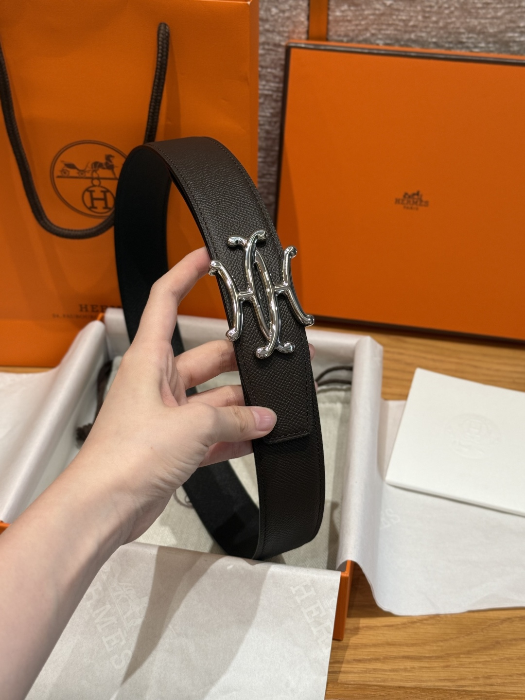 H家双面男款腰带 - ビジネスにもカジュアルにも使えるダブルフェイスデザイン