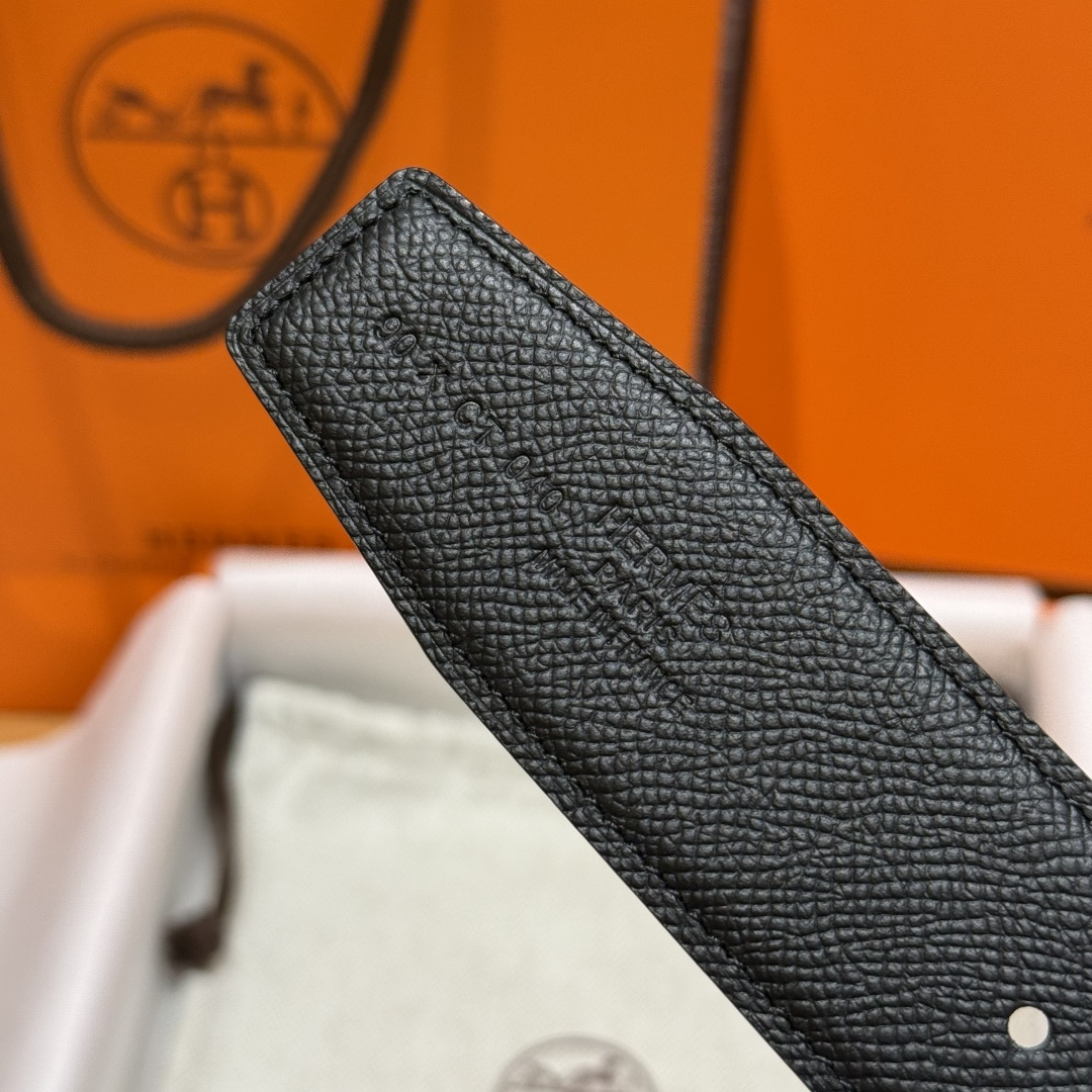 H家双面男款腰带 - シンプルでスタイリッシュなダブルフェイスデザイン