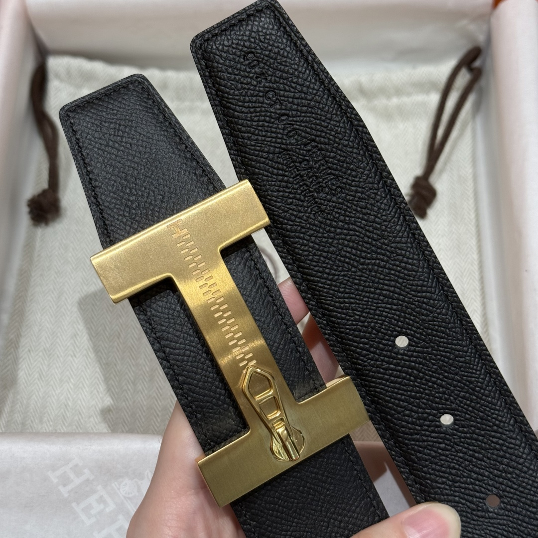 H家Quizz Ferme-Tout双面皮腰带 - エレガントなデザインと高品質な素材