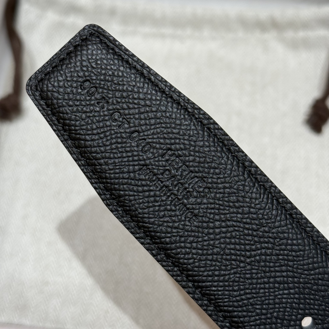 H家Quizz Ferme-Tout双面皮腰带 - エレガントなデザインと高品質な素材