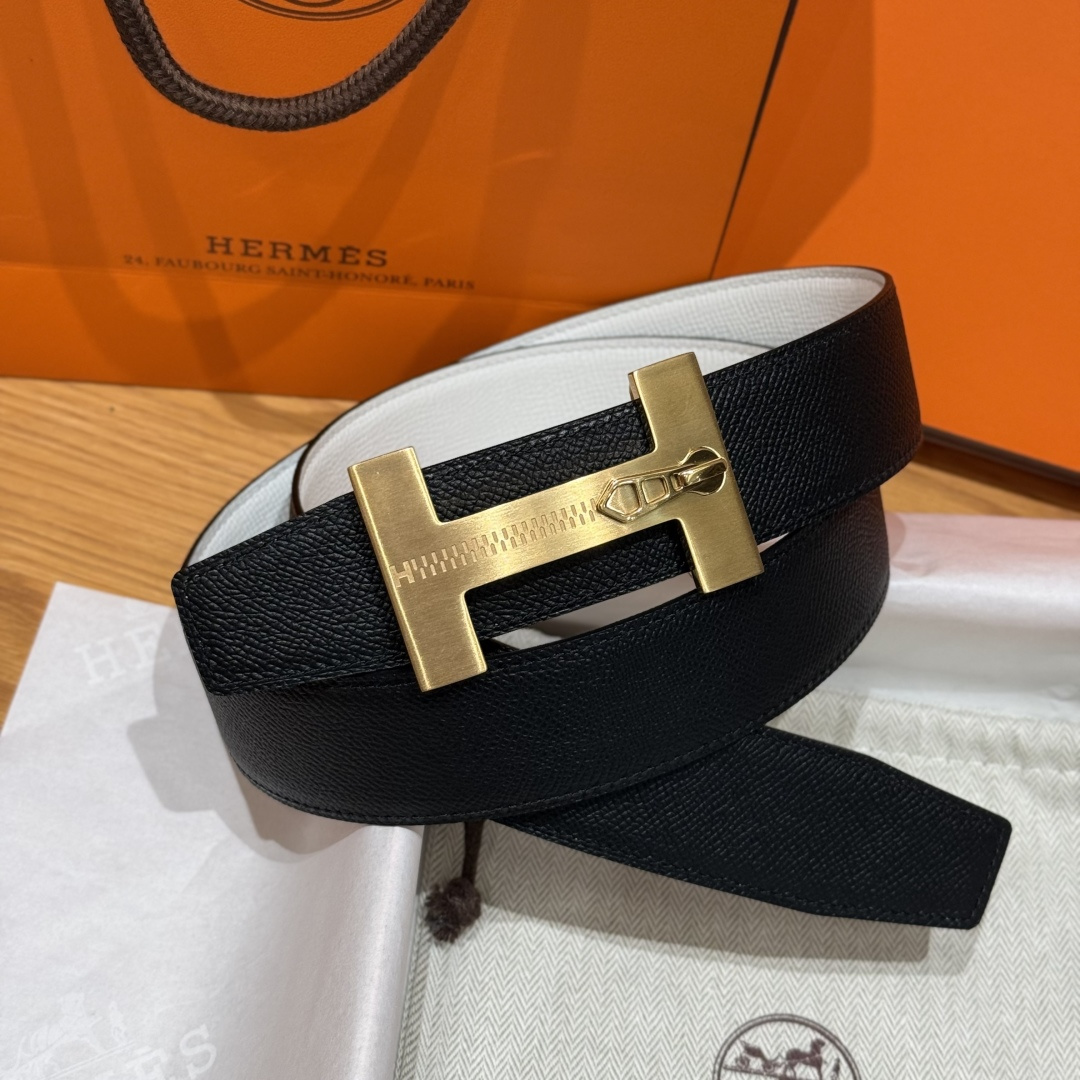 H家Quizz Ferme-Tout双面皮腰带 - 精巧な金属工芸とエプソムレザー