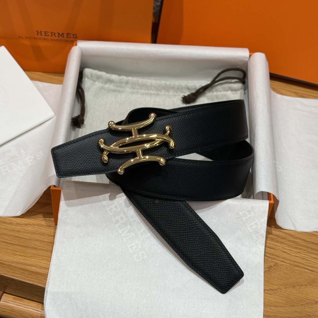 H家双面男款腰带 - シンプルで洗練されたデザイン