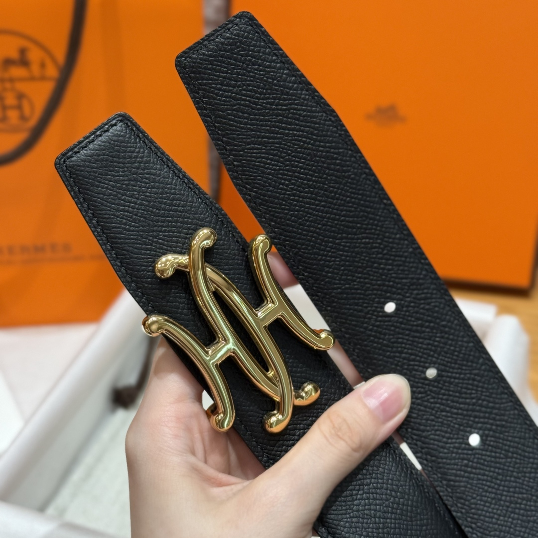 H家双面男款腰带 - シンプルで洗練されたデザイン