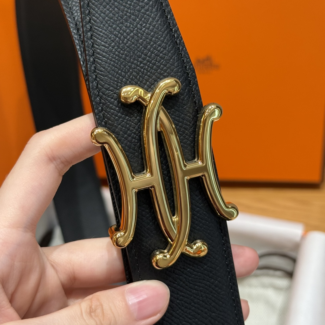 H家双面男款腰带 - シンプルで洗練されたデザイン