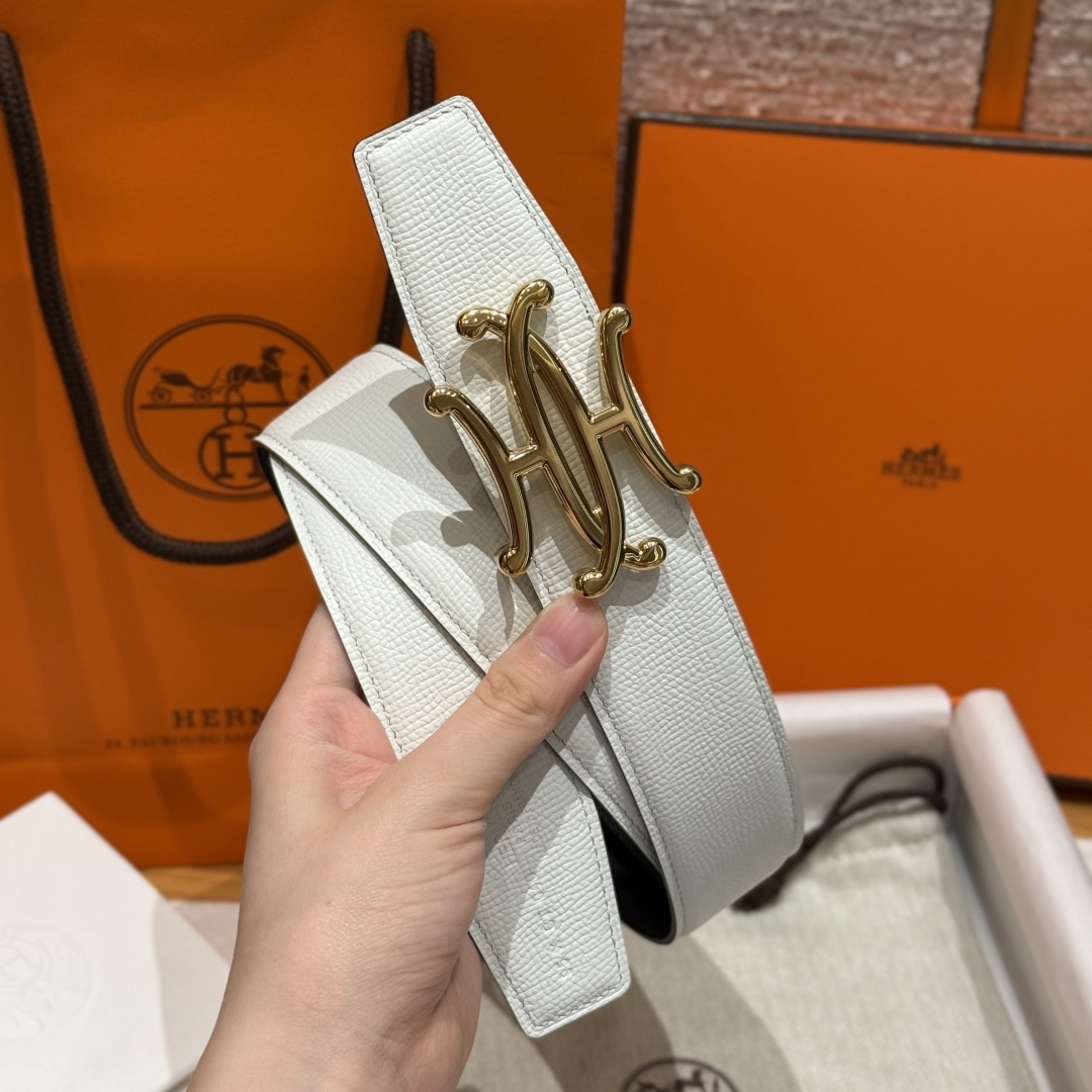 H家双面男款腰带 - 低調で大人の魅力を引き立てる