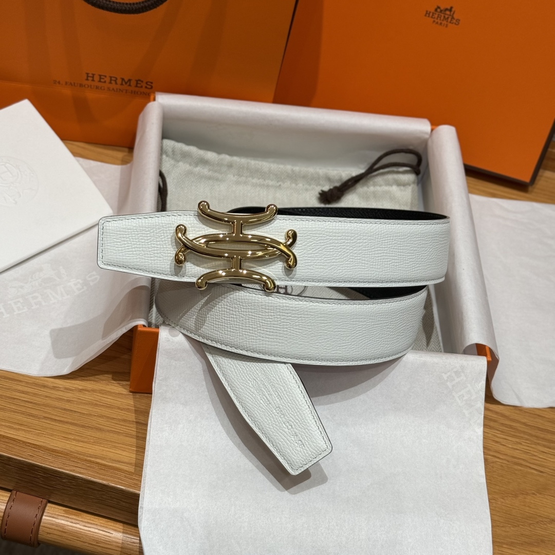 H家双面男款腰带 - 低調で大人の魅力を引き立てる