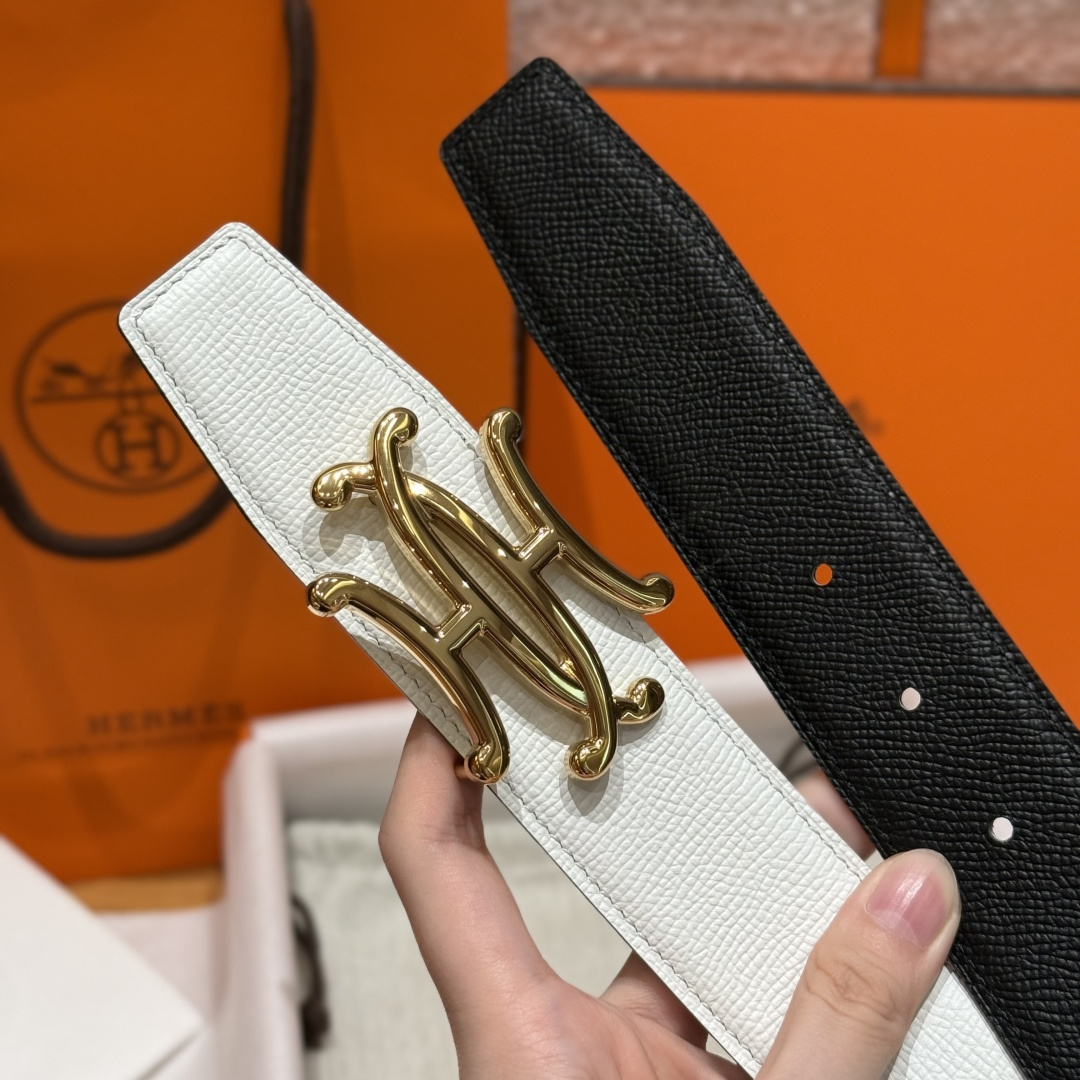 H家双面男款腰带 - 低調で大人の魅力を引き立てる